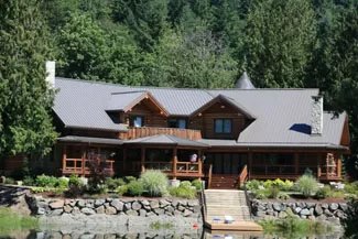 Expert Enumclaw residential roofer in WA near 98022